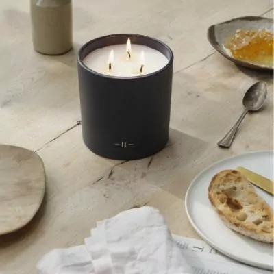 elizabeth scented candle